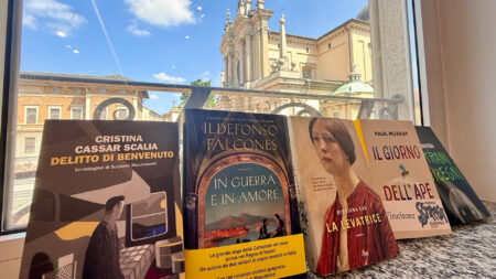 Busto: Libraia, "L'estate dei bustocchi? Tinta di giallo"