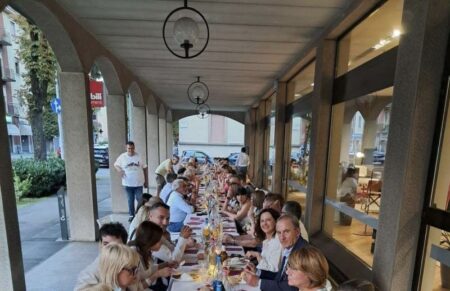Busto: Via Salgari, l’ultima cena in piazza va in “Buca”