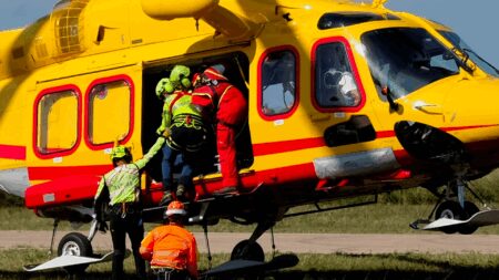Porto Valtr: Pota le piante e cade, grave un 59enne