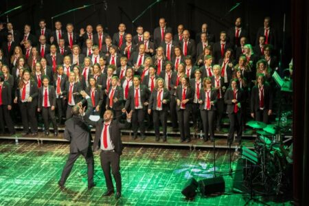 Laveno: 150 voci pop sul lungolago accendono MusiCuvia