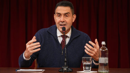 Azzate: Vannacci ai suoi: “Entrate nelle scuole come Kirk”