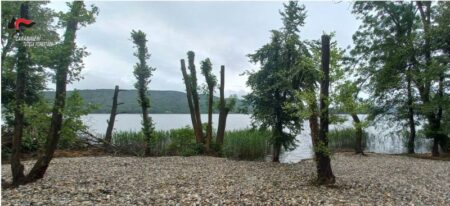 Vergiate: Spiaggia privata abusiva, multa da 17 mila€