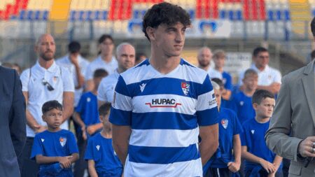 Calcio: La Pro Patria svela la nuova maglia biancoblu