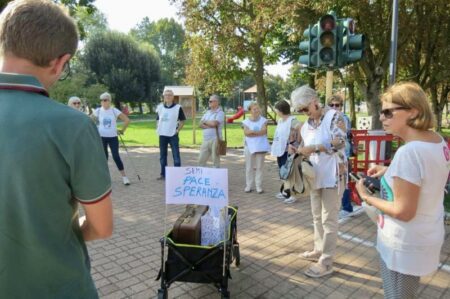 Busto: Semi di pace e di speranza diffusi da 30 persone