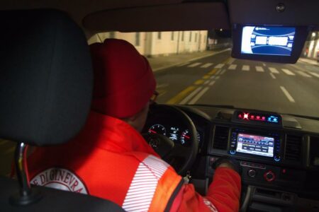 Brescia: Grave operaio di 40 anni incastrato in macchinario