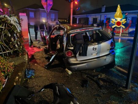 Cassano: Drammatico schianto nella notte, gravi due ragazzi