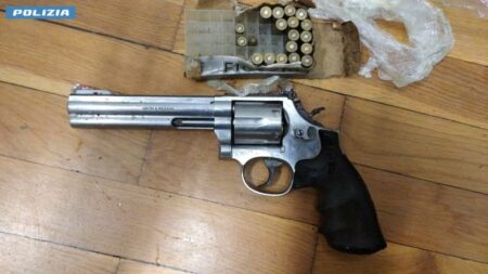 Castano P.: Spaccio nei boschi, 3 arresti. Trovata una pistola