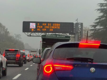 Castronno: Code in A8 per due incidenti in direzione Varese