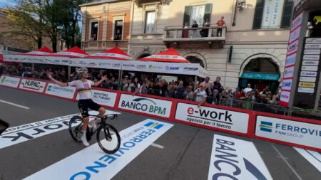 Ciclismo: Tadej Pogačar fa sua la Tre Valli Varesine