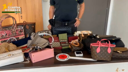 Roma: Lotta a contraffazione, milioni di merci taroccate