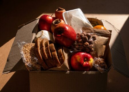 Busto: CRI, solidarietà e prevenzione al supermarket