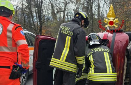 Solbiate A.: Auto ribaltata, ferita donna di 58 anni
