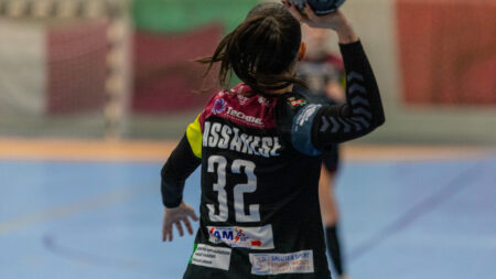 Pallamano: Cassano fa spettacolo e travolge Leno nel derby