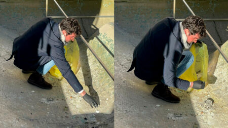 Varese: Piazza Monte Grappa, Corsalini pulisce la fontana