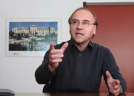 Varese: Caserma, Formato interroga la giunta Galimberti