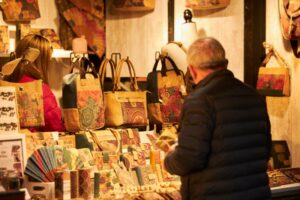 Castellanza: Gli ambulanti chiudono il 2025 in viale Lombardia