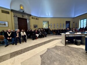 Busto: Benedizione natalizia, sala consiliare gremita