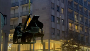 Busto: BA Natale vola alto col pianista sospeso