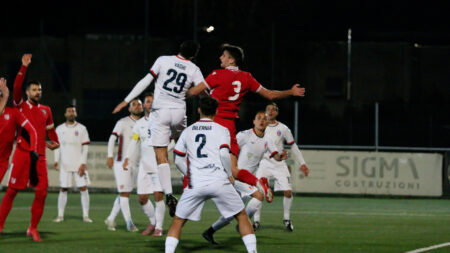 Calcio: Un rigore condanna la Caronnese