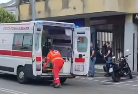 Cassano: Incidente auto moto, ferito 17enne