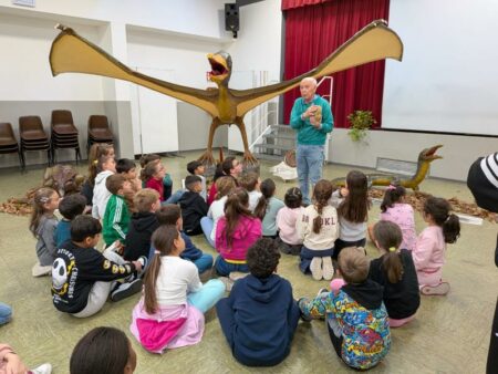 Cavaria: Avvistato un Besanosauro alle scuole Toti