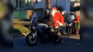 Cavaria: Babbo Natale arriva in moto scortato da centauri