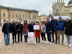 Busto: 1.200 pacchi sospesi per i bambini meno fortunati