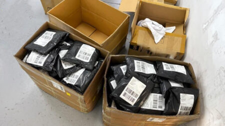 Gallarate: Scoperta una “miniera” di vestiti taroccati