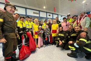 Varese: Befana in pediatria coi Vigili del Fuoco