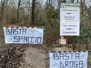 Morazzone: Spaccio nei boschi, gli striscioni della comunità