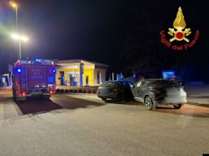 Varese: Schianto tra auto in via Gasparotto