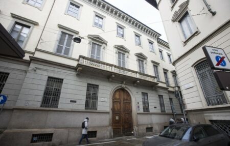Milano: Banchiere ucraino precipita da B&B