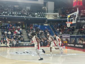 Basket: Varese ha energia da vendere, Milano si inchina