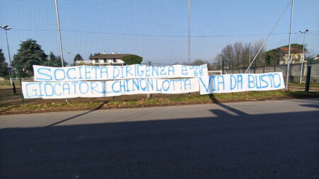 Calcio: Pro, i tifosi contro tutti: “Via chi non lotta”