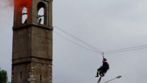 Cassano: Befana solidale di corsa e giù dal campanile