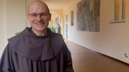 Busto: Frati, “San Francesco, festa non da supermercato”