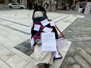 Busto: Gioventù nazionale brucia la violenza di genere