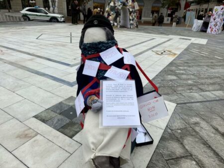 Busto: Gioventù nazionale brucia la violenza di genere