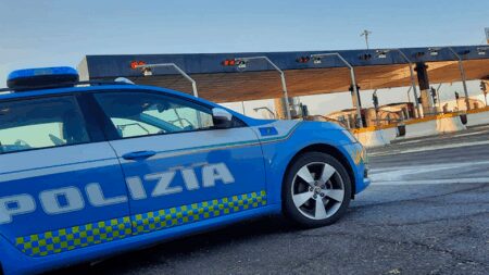 Busto: Gettano la droga e fuggono, 2 fermi in autostrada