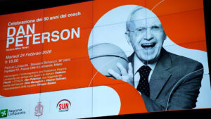 Milano: Dan Peterson festeggia 90 anni a Palazzo Lombardia