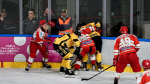 Hockey: Varese chiude il Master Round vincendo su Alleghe