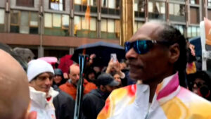 Gallarate: Arriva Snoop, principe dei tedofori scanzonati