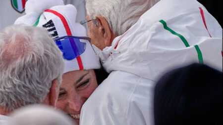 Cortina: Trionfo di Brignone, l'abbraccio di Mattarella