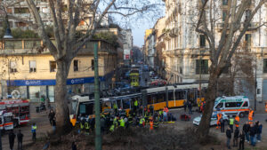 Milano: Deraglia tram, un morto e 40 feriti