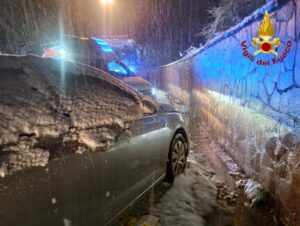 Valganna: Scontro tra auto, coinvolti alcuni giovani