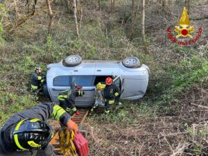 Somma L.: Carambola in via Valle, illesa 84enne