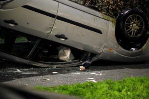 Malpensa: Auto ribaltata nei pressi del T1, due feriti