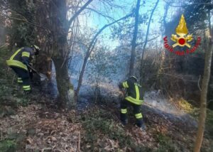 Varesotto: Domenica di fuoco, 10 roghi in poche ore
