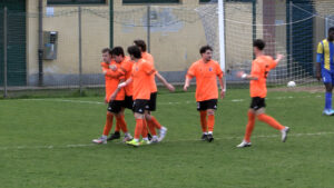 Calcio: La Besnatese vince la guerra di nervi col Mariano