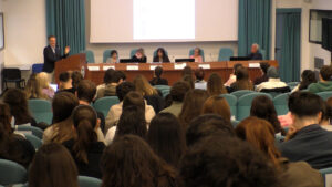 Varese: Gemma Rara agli studenti, “Credete nella ricerca”